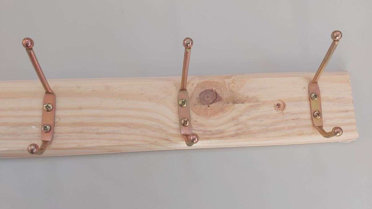 Strong Wooden Wall Coat Hangers Clothes Pine Wood Rack 6 Hooks