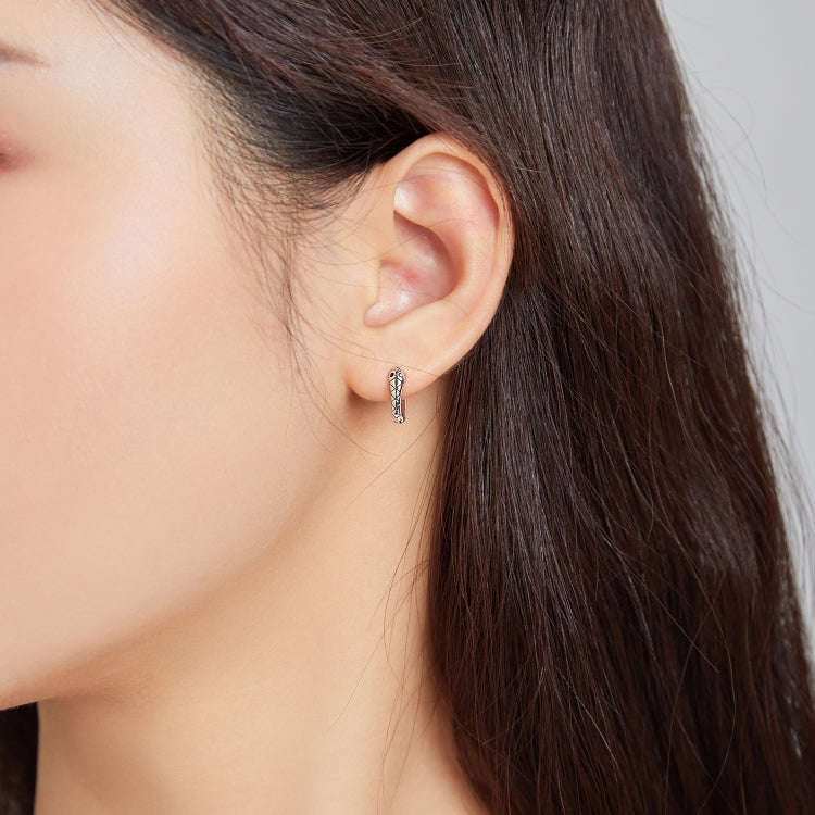 S925 Sterling Silver Smart Snake Ear Studs Women Earrings(Silver)