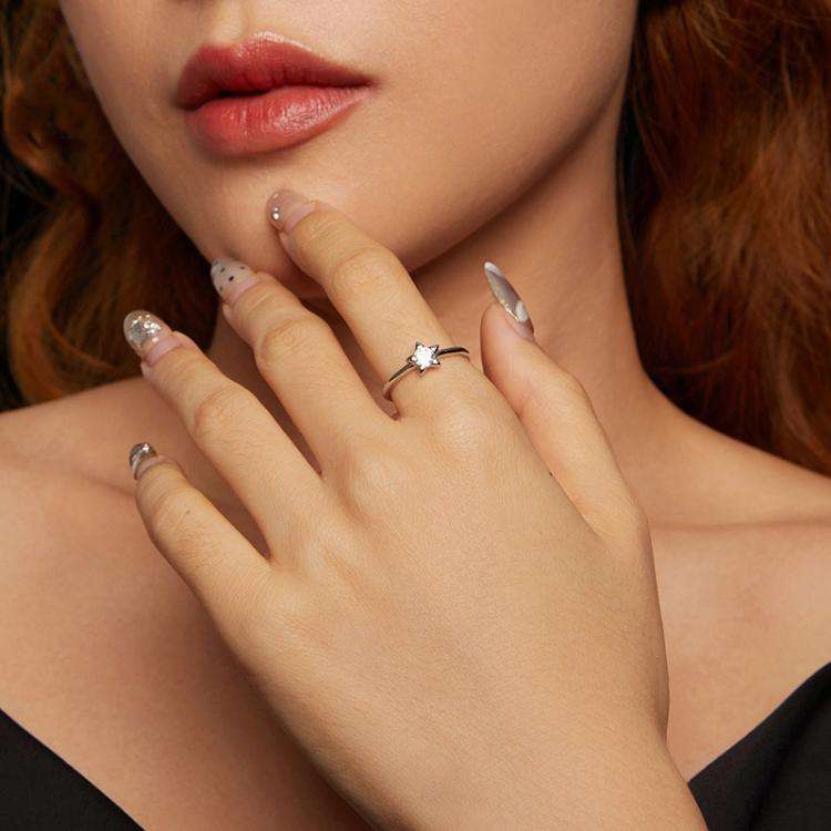 MSR064 S925 Sterling Silver Moissanite Star Ring, Size: 6