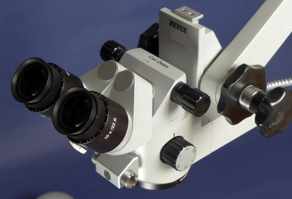 ZEISS OPMI 11 FC Spot SURGICAL MICROSCOPE on S21 FLOOR STAND