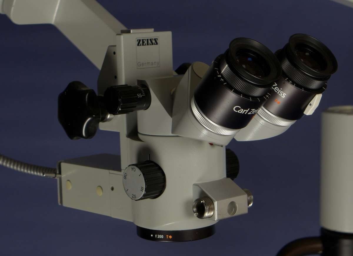 ZEISS OPMI 11 FC Spot SURGICAL MICROSCOPE on S21 FLOOR STAND
