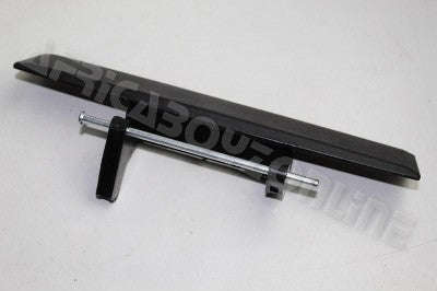 NISSAN TAILGATE HANDLE NAVARA 2.5 2010