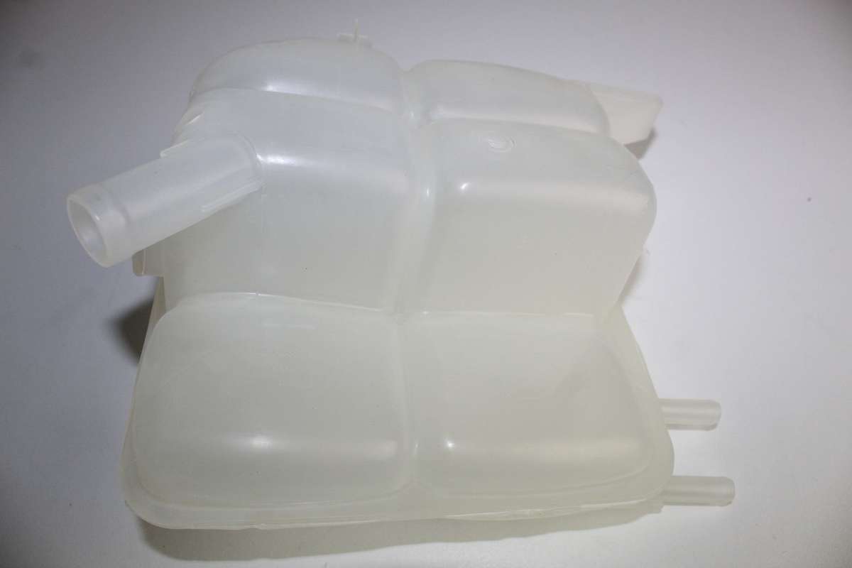 VOLVO WATER BOTTLE C30 2.5 07-08