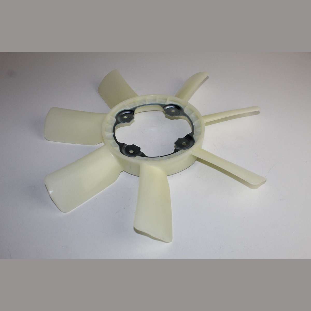 NISSAN FAN BLADE NAVARA 2.5 09-13