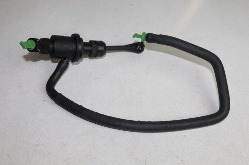 RENAULT CLUTCH MASTER CYLINDER DUSTER 1.5 DCI 13-