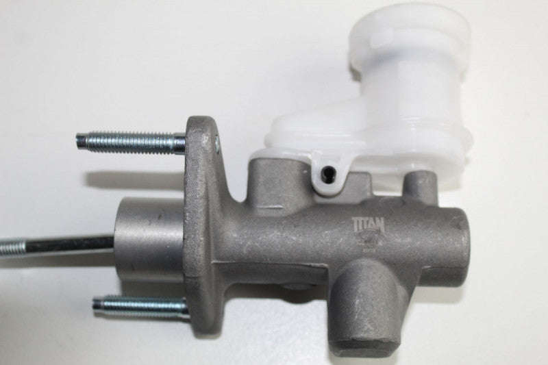 MITSUBISHI TRITON CLUTCH MASTER CYLINDER 2.5 2012-