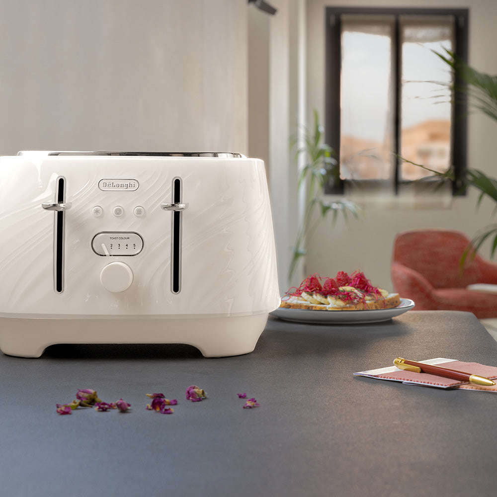 DeLonghi Ballerina Seta 4 Slice Toaster