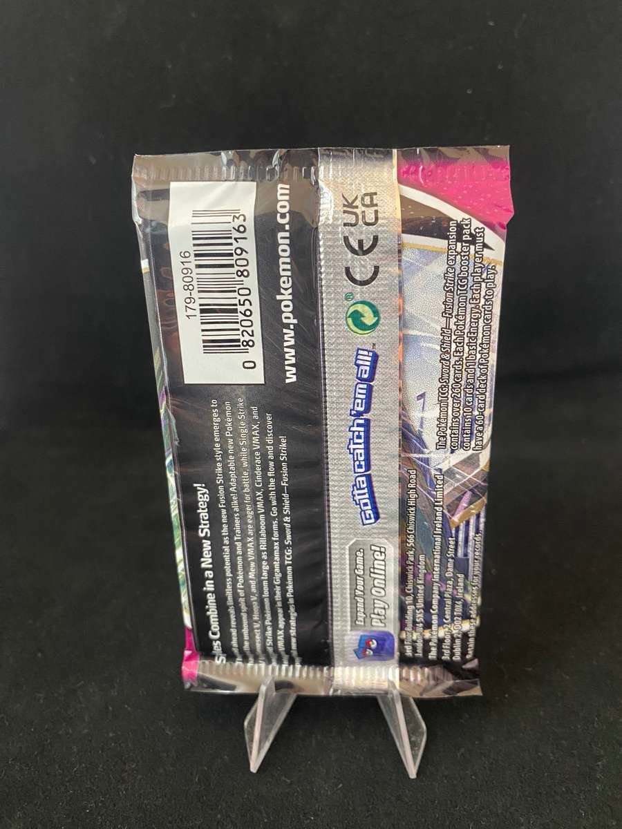 Pokémon - VINTAGE - SEALED - Sword and Shield Fusion Strike - Genesect - Booster Pack