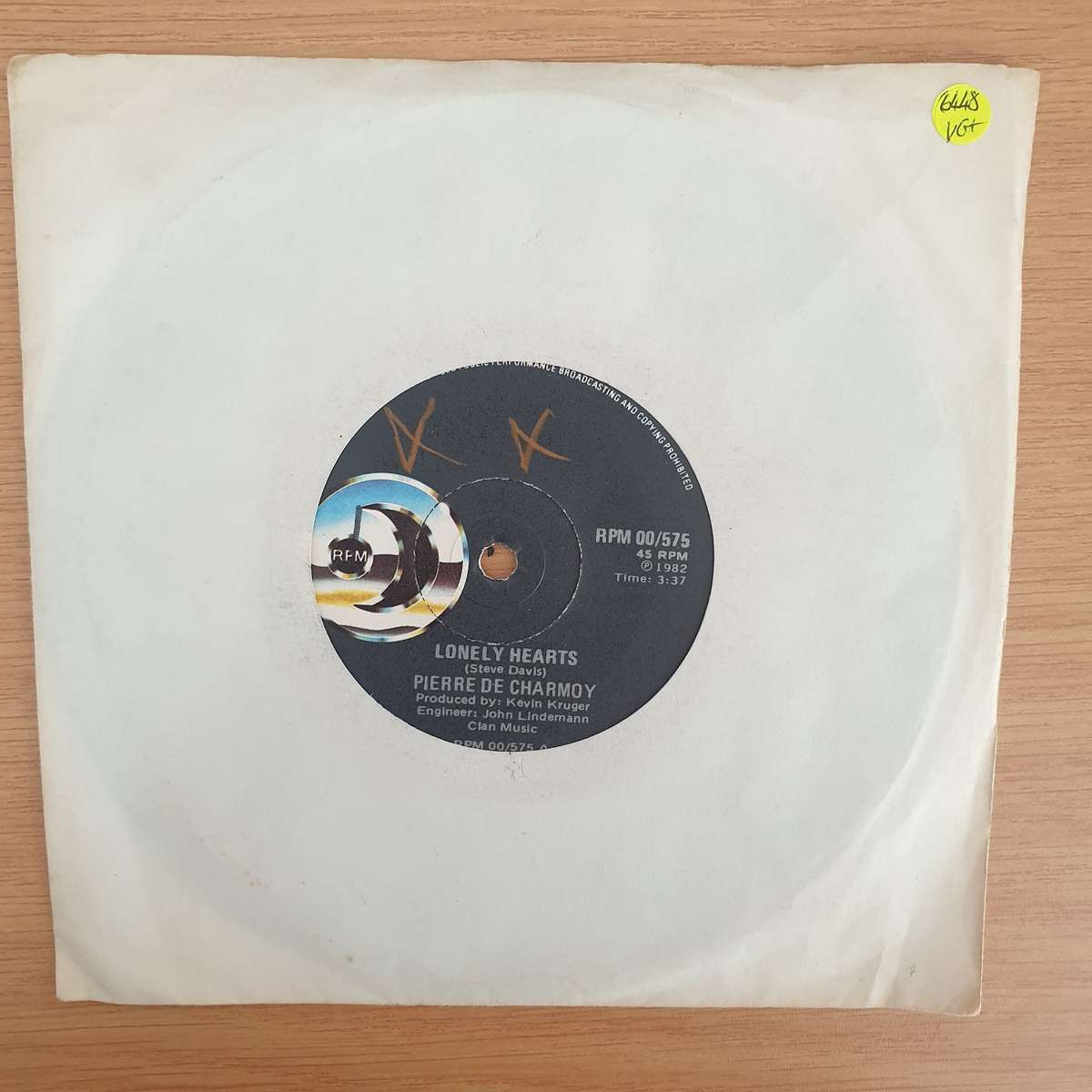 Pierre De Charmoy - Lonely Hearts - Vinyl 7" Record - Very-Good+ Quality (VG+) (verygoodplus7)
