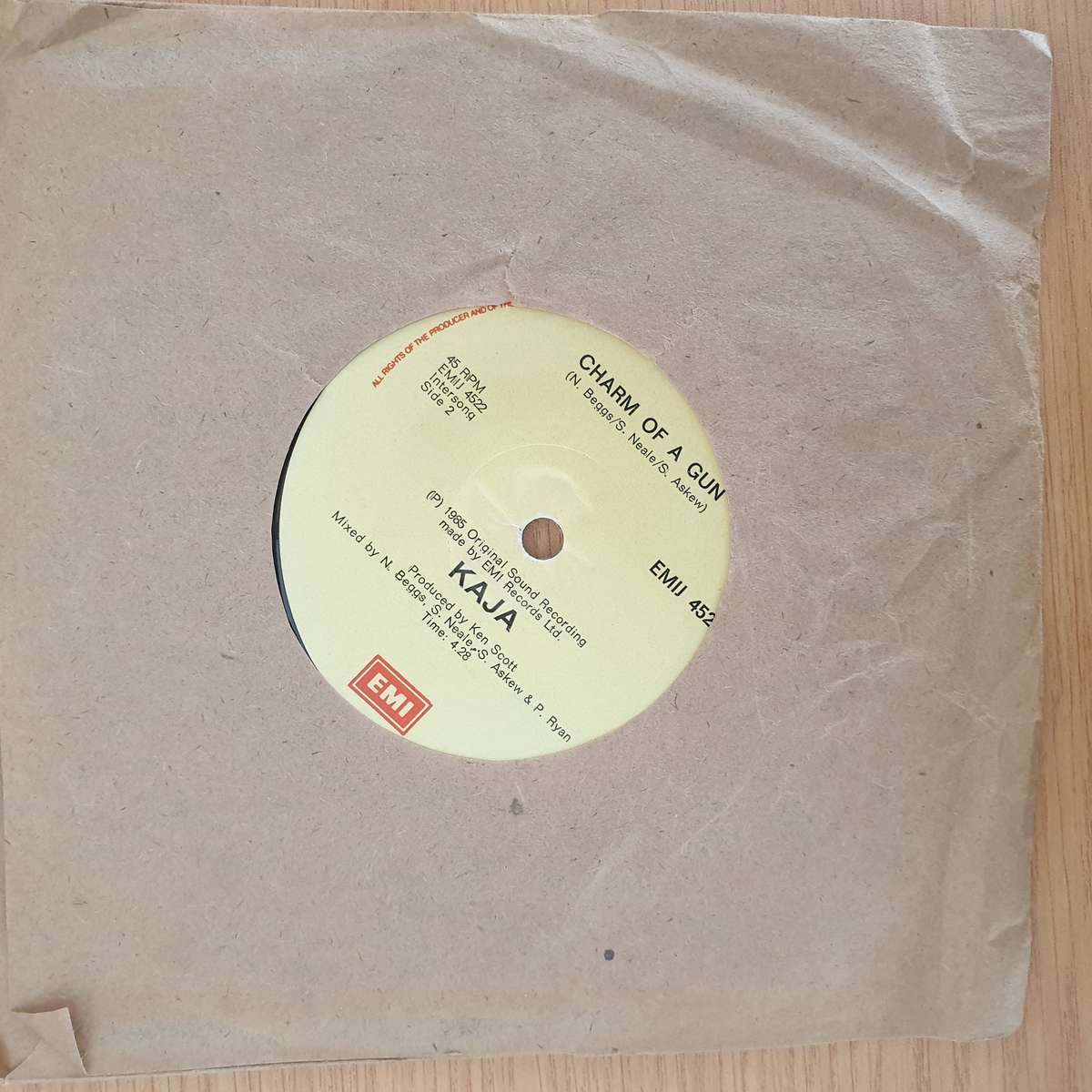 Kaja  Shouldn't Do That - Vinyl 7" Record - Very-Good+ Quality (VG+) (verygoodplus7)