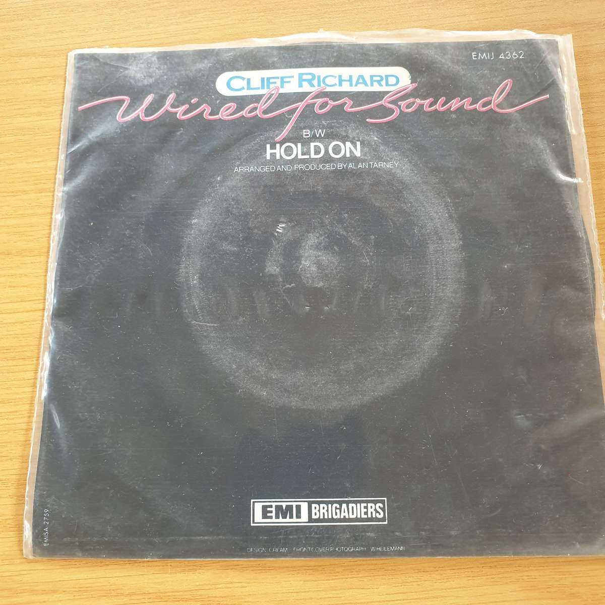 Cliff Richard - Wired For Sound -  7 Record (VG+)  (MWA)