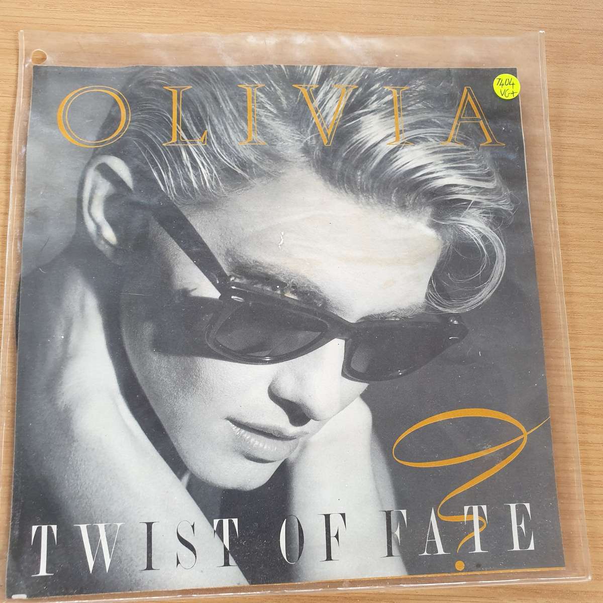 Oliva - Twist Of Fate - 7 Record (VG+)  (MWA)