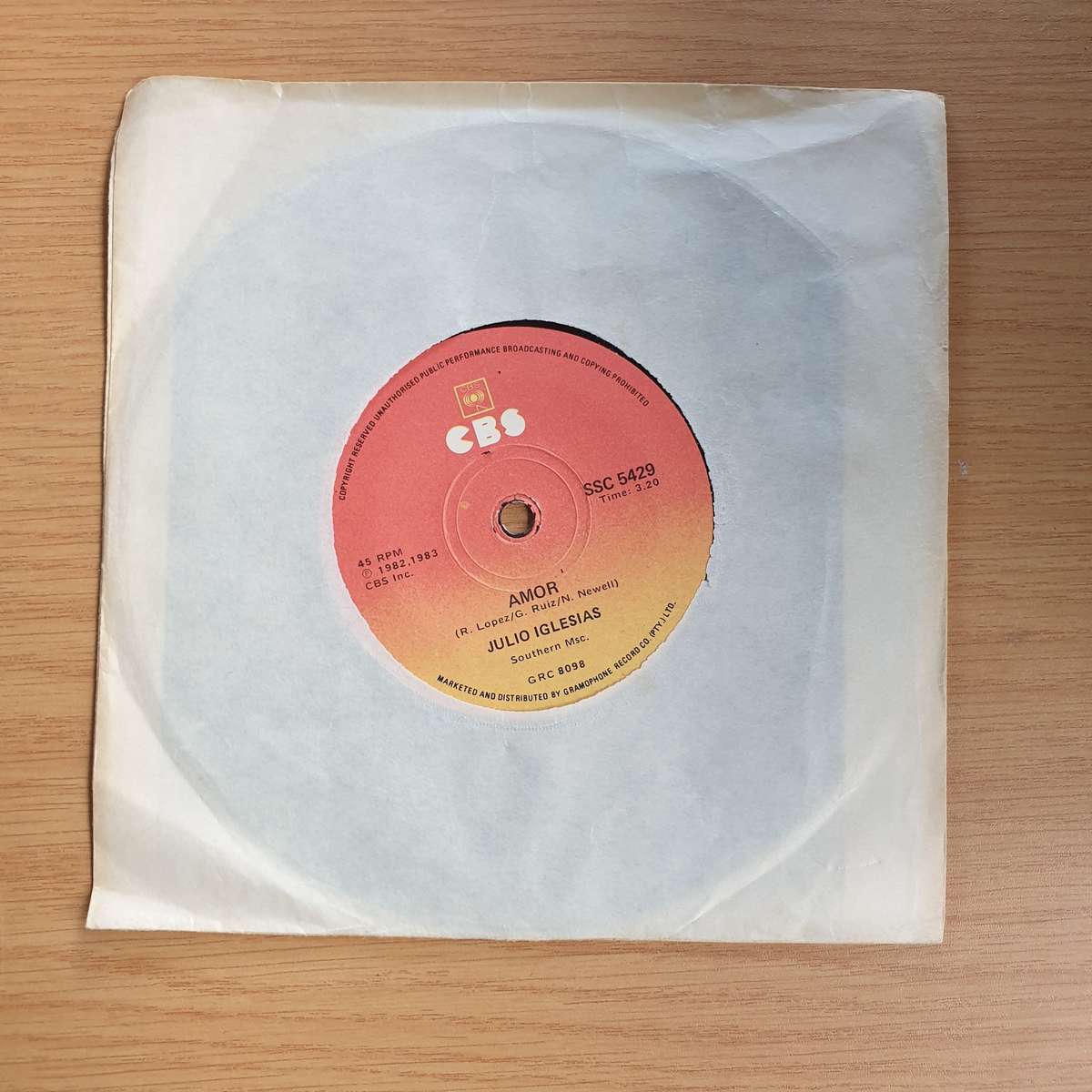 Julio Iglesias  So Close to Me | Vinyl 7" Single | (VG+)
