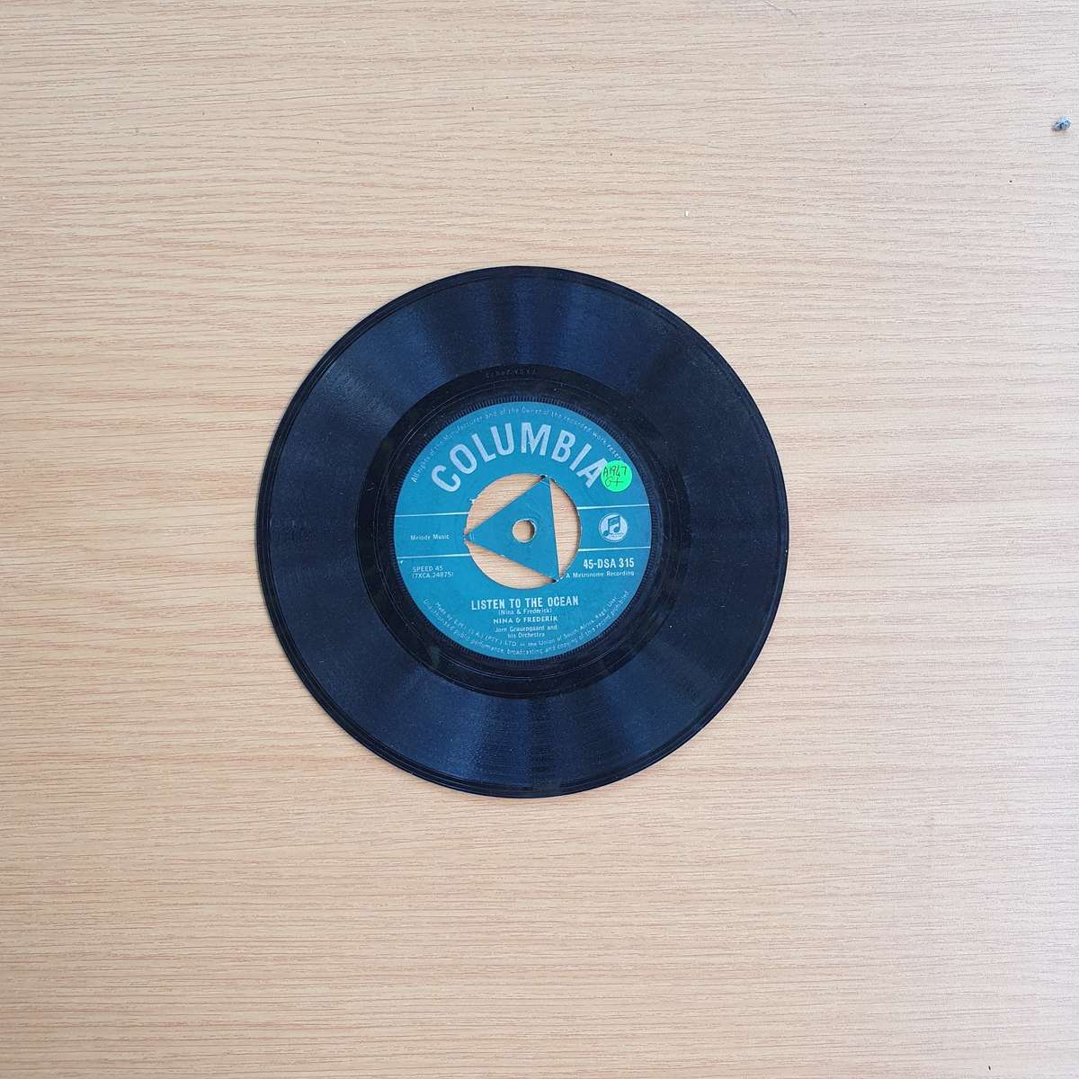 Nina & Frederik  Listen To The Ocean | Vinyl 7" Single | (G+)