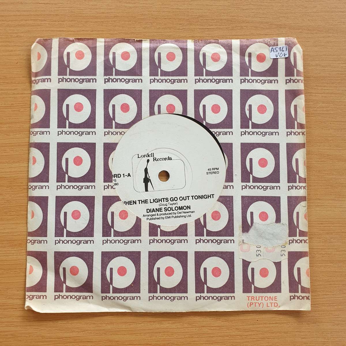 Diane Solomon - When The Lights Go Out Tonight /Bluer Then Blue  | Vinyl 7" Single | (VG+)