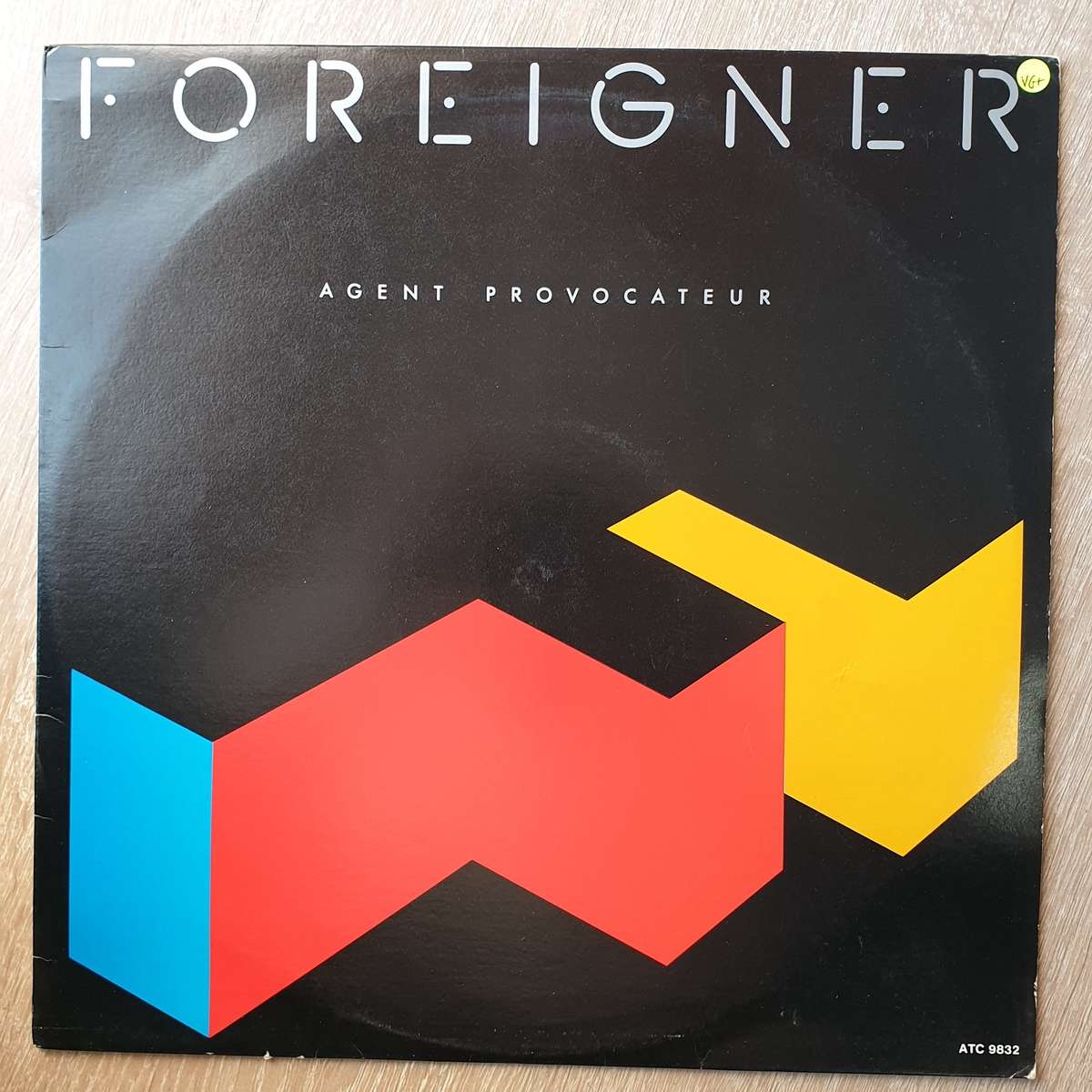 Foreigner  Agent Provocateur - Vinyl LP Record - Very-Good+ Quality (VG+) (verygoodplus)