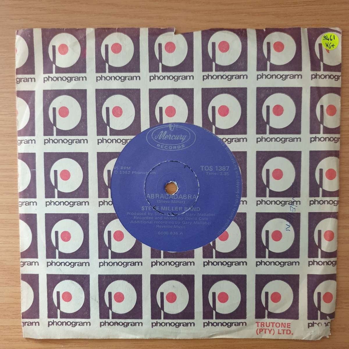 Steve Miller Band  Abracadabra - Vinyl 7" Record - Very-Good+ Quality (VG+) (verygoodplus)