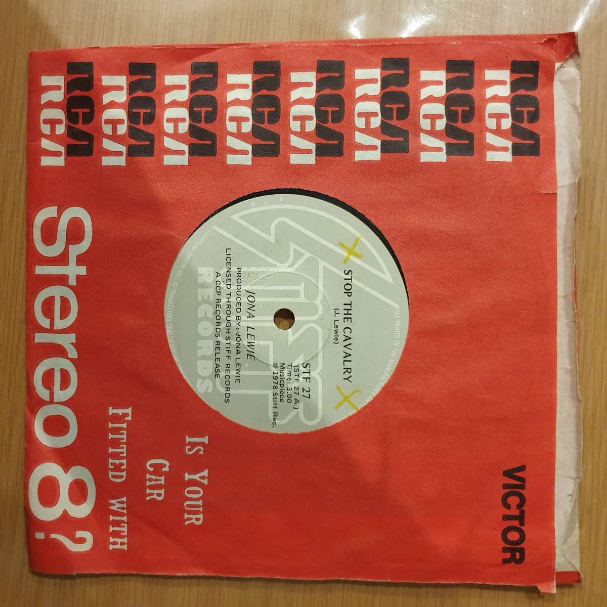 Jona Lewie  Stop The Cavalry - Vinyl 7" Record - Very-Good+ Quality (VG+) (verygoodplus)