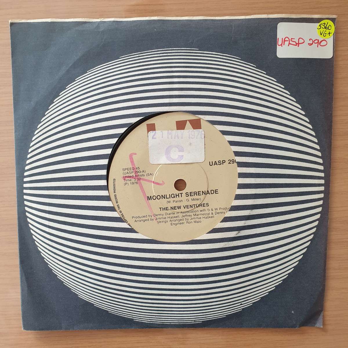 The New Ventures  Moonlight Serenade - Vinyl 7" Record - Very-Good+ Quality (VG+) (verygoodplus)