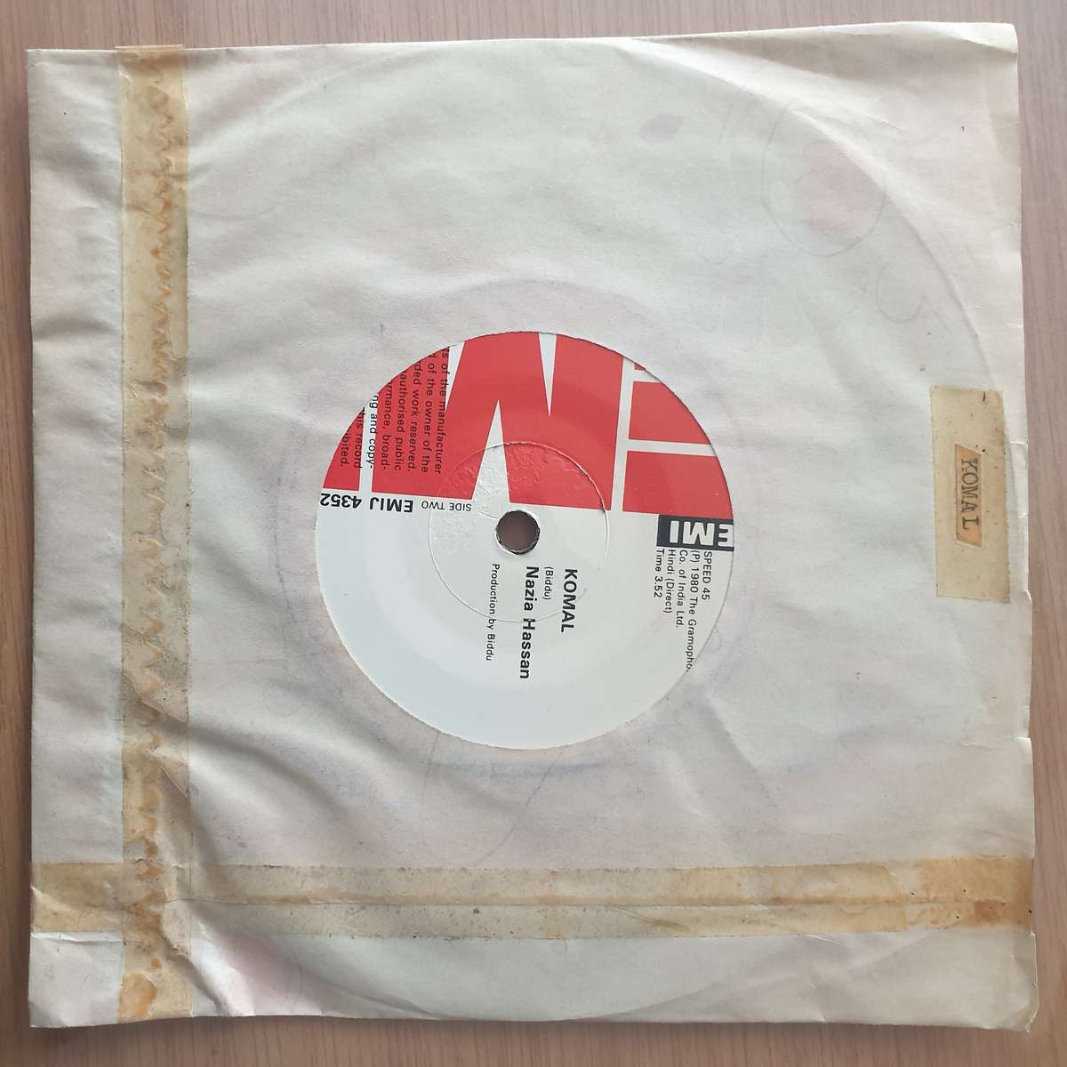 Nazia Hassan  Disco Deewane / Komal - Vinyl 7" Record - Very-Good+ Quality (VG+) (verygoodplus)