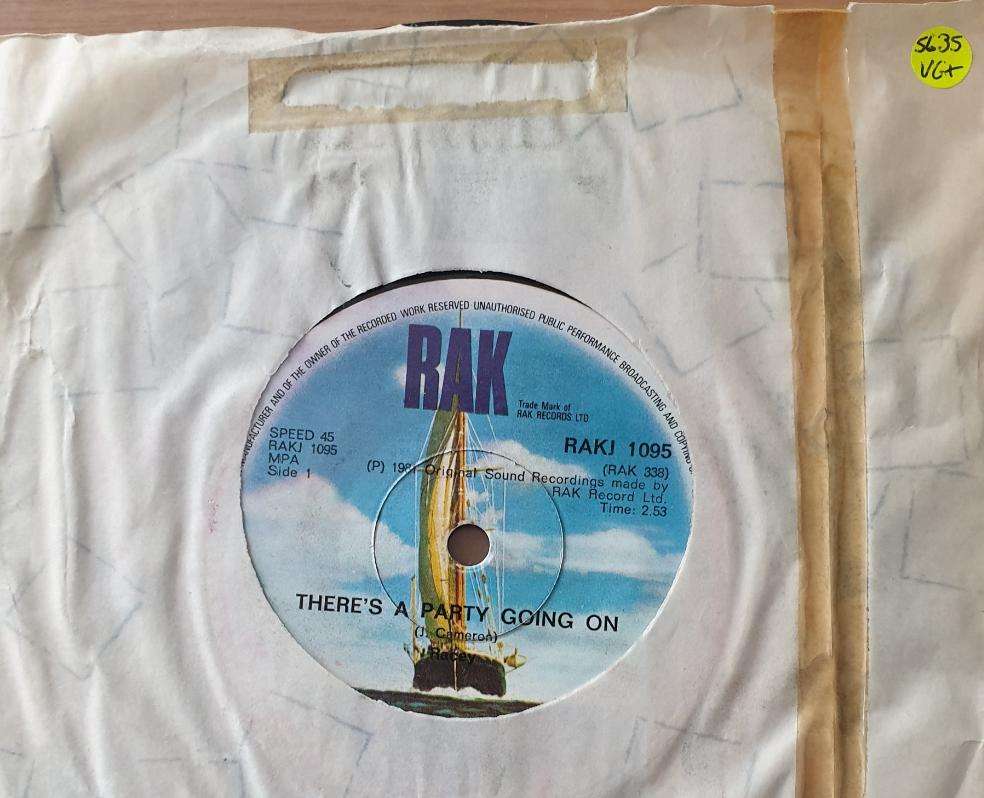Racey  There's A Party Going On - Vinyl 7" Record - Very-Good+ Quality (VG+) (verygoodplus)