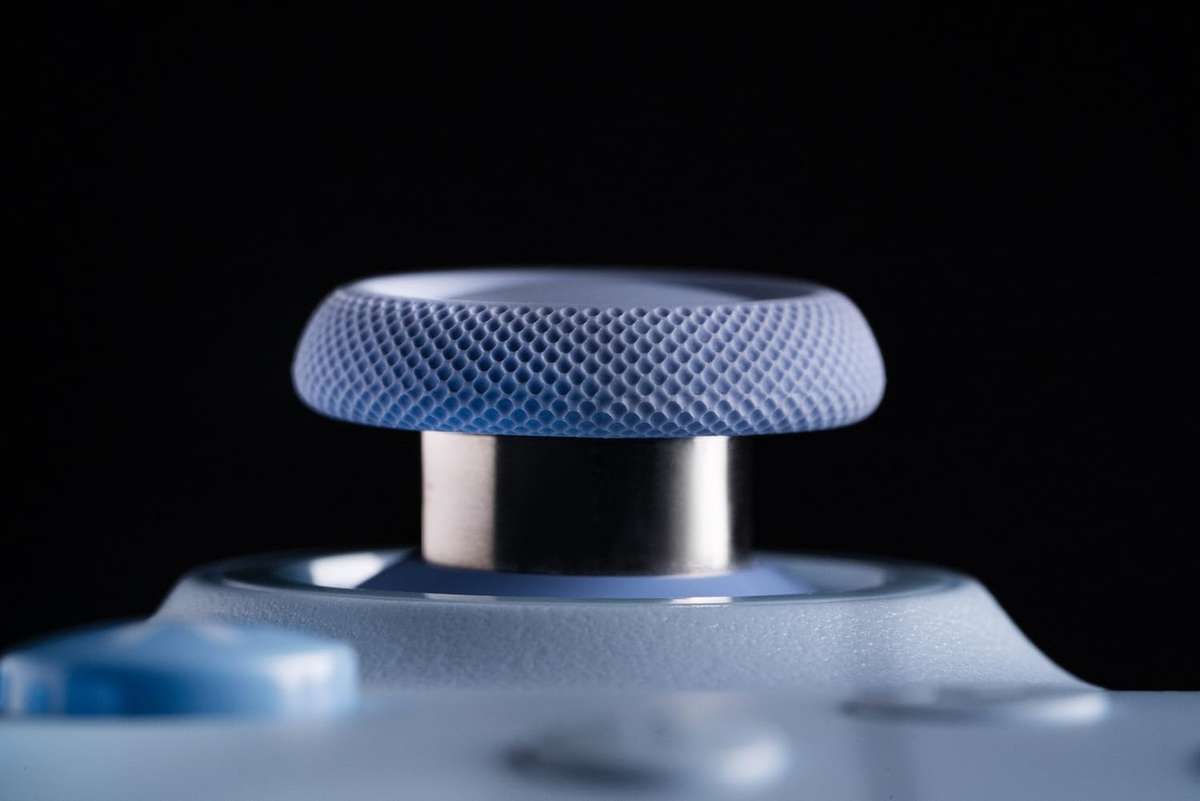 8BitDo Ultimate 2C Bluetooth Controller With Hall Effect For Nintendo Switch/Switch 2 Blue