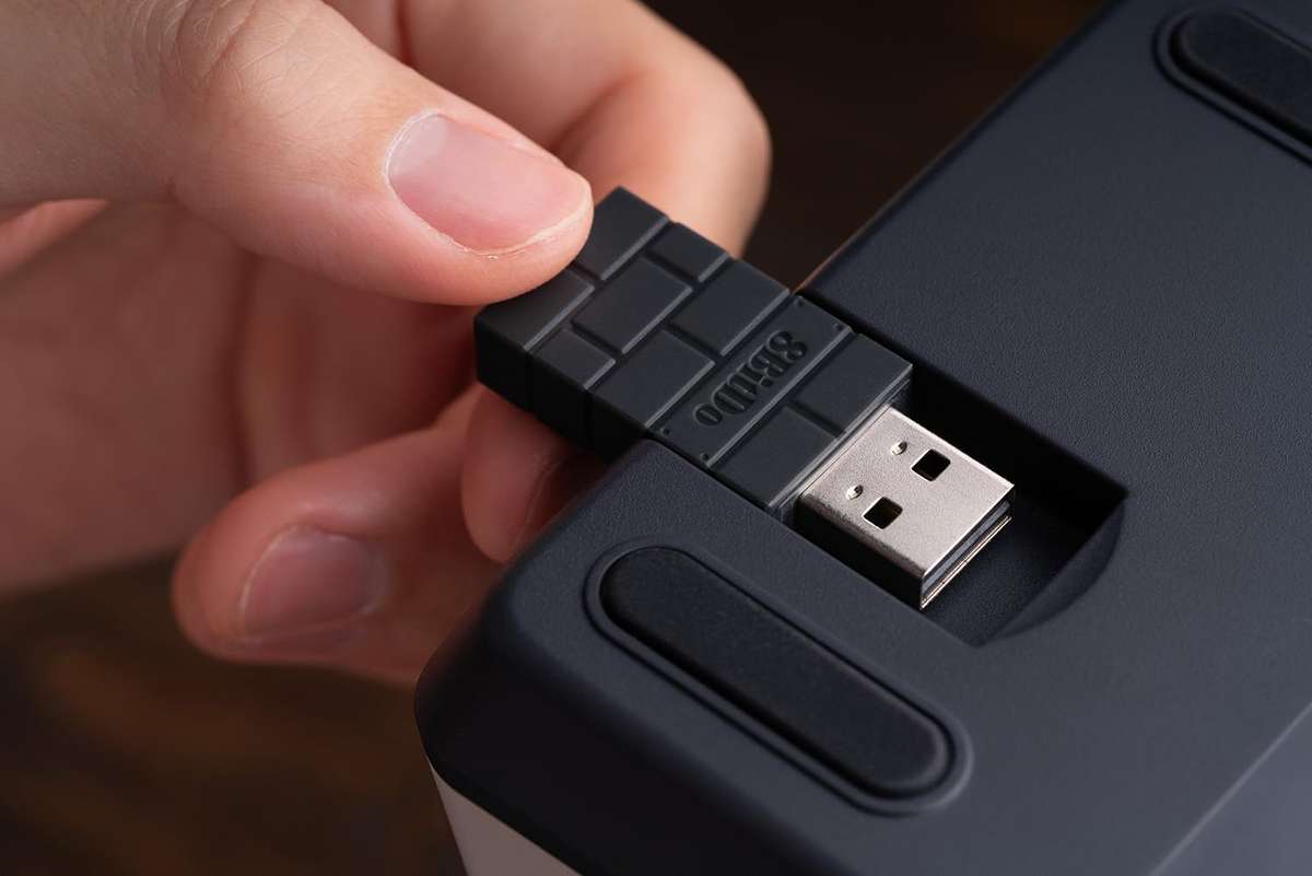 8BitDo Retro 18 Mechanical Numpad N Edition