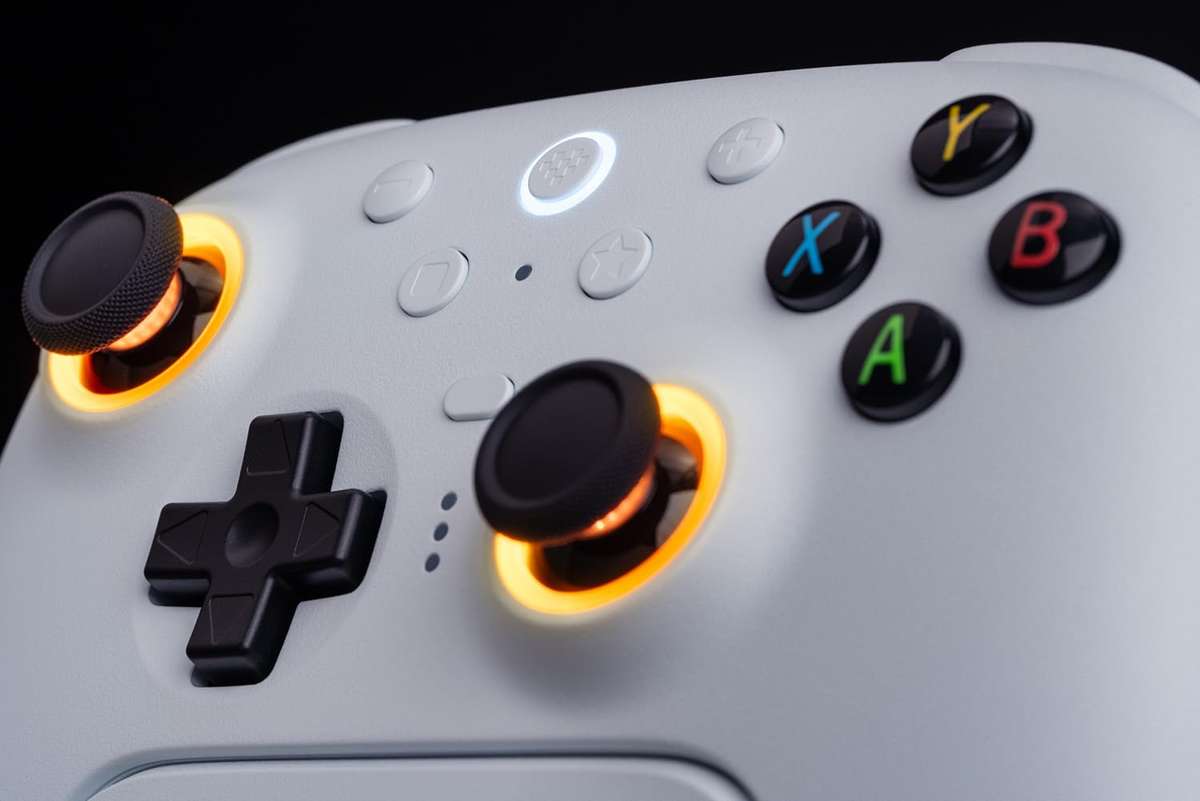 8BitDo Ultimate 2 Wireless Controller For Windows & Android White