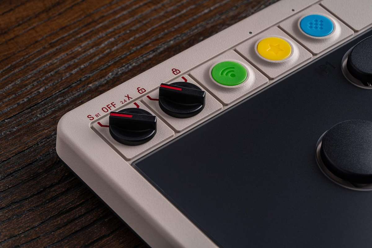 8BitDo Retro Wireless All-Button Arcade Controller For Windows & Nintendo Switch/2