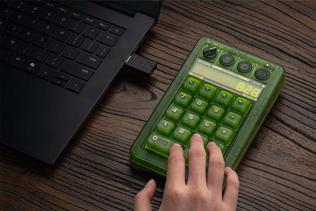 8BitDo Retro 18 Mechanical Numpad - Xbox Edition