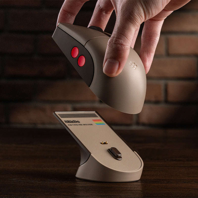 8BitDo Retro R8 Gaming Mouse - C64 Edition