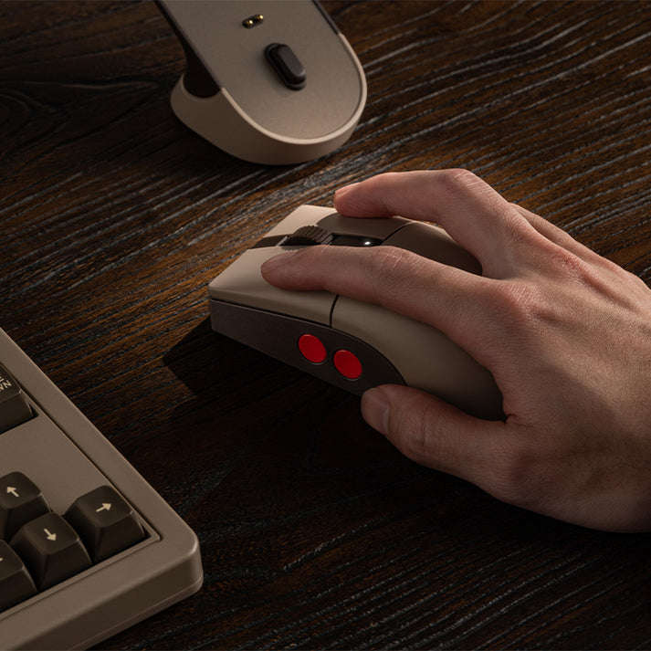 8BitDo Retro R8 Gaming Mouse - C64 Edition