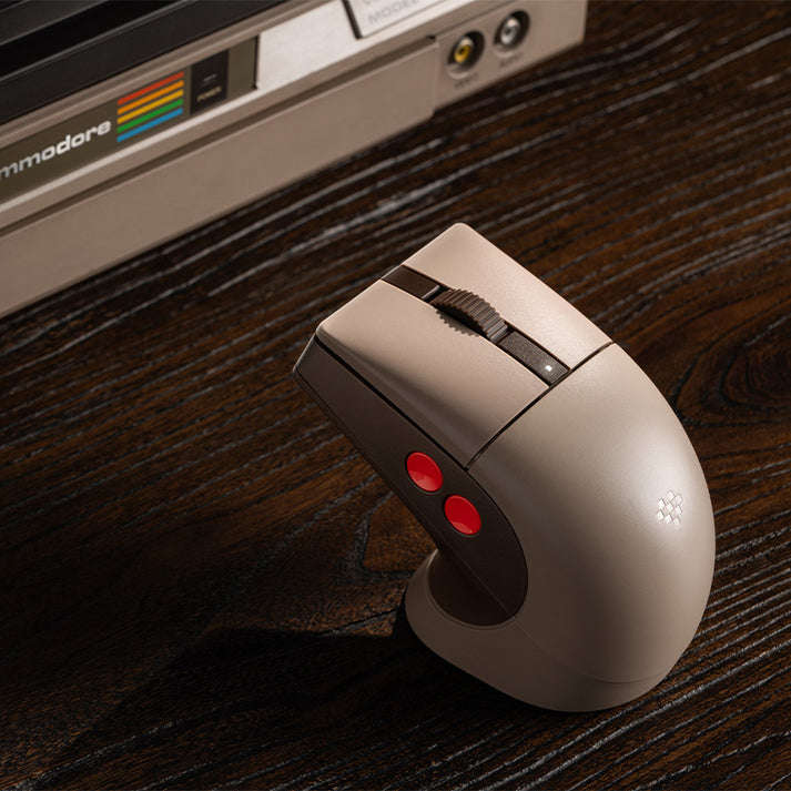 8BitDo Retro R8 Gaming Mouse - C64 Edition