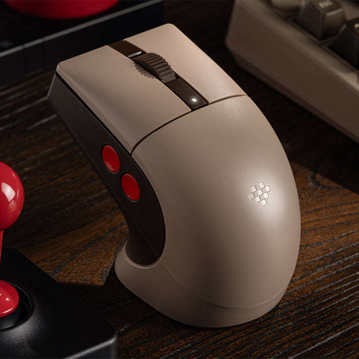 8BitDo Retro R8 Gaming Mouse - C64 Edition