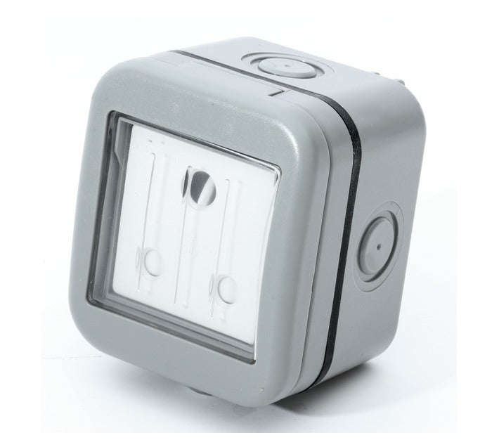 Masterplug IP55 Single 16amp Socket and Single 2-Way Switch