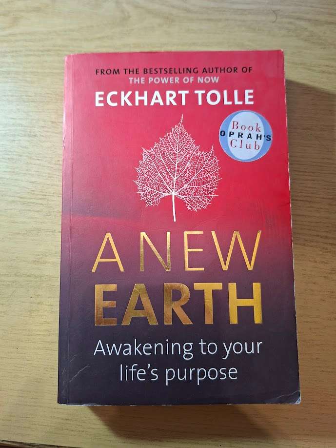 Eckhart Tolle  A New Earth: Create a Better Life (Paperback) (Second-Hand) ISBN/SKU:9780141017822