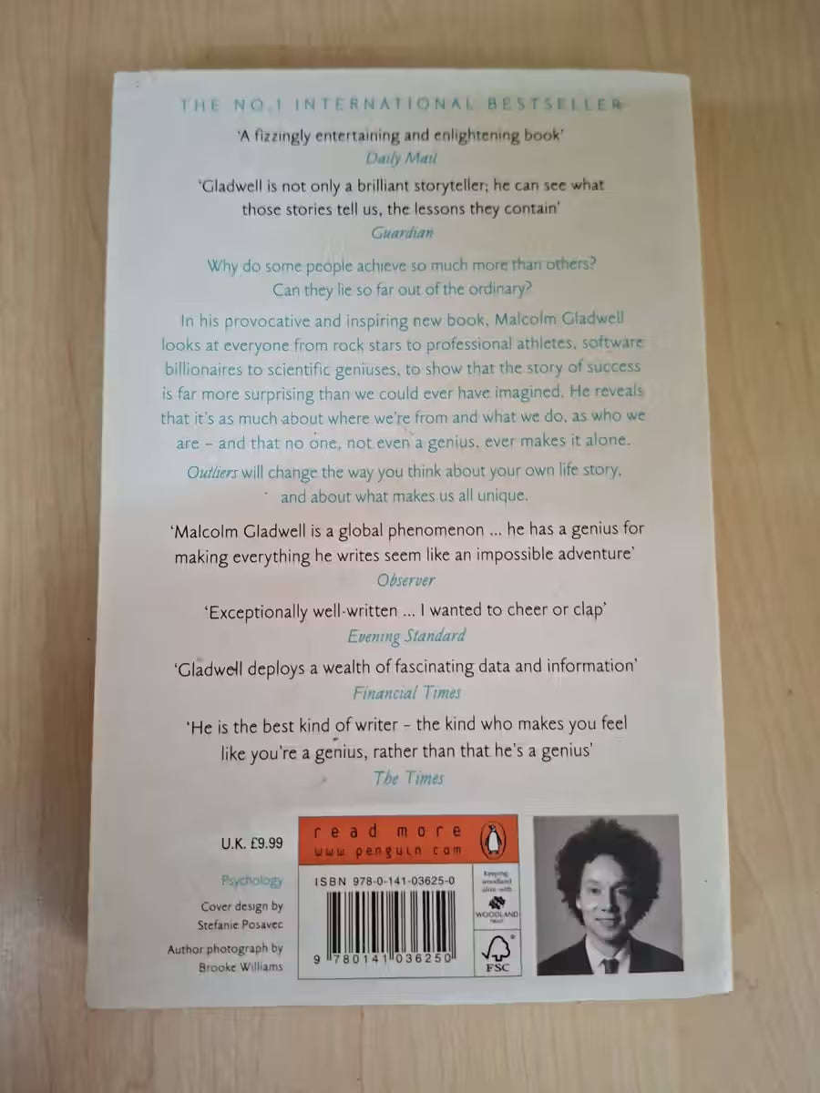 Outliers: The Story of Success  Malcolm Gladwell (Paperback)