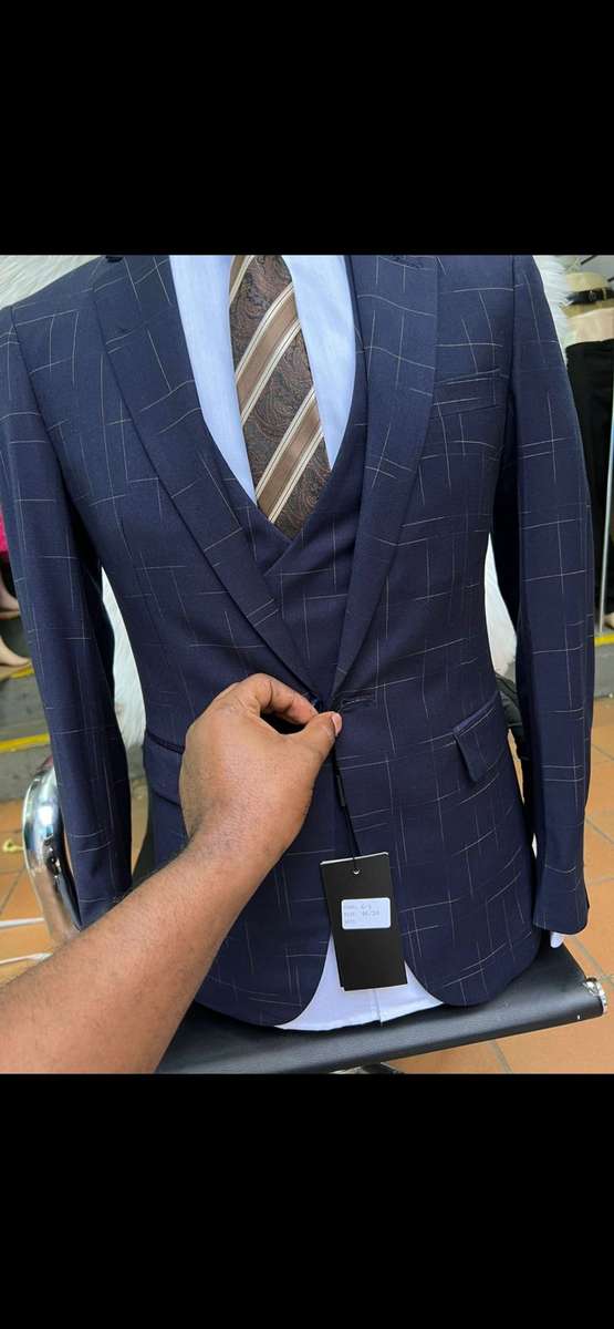 3 Piece suit - Navy / 34