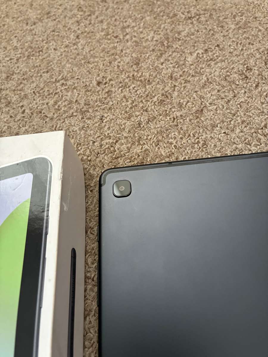 Samsung Galaxy Tab S6 Lite (P613) 10.4 inch WIFI with box and S pen