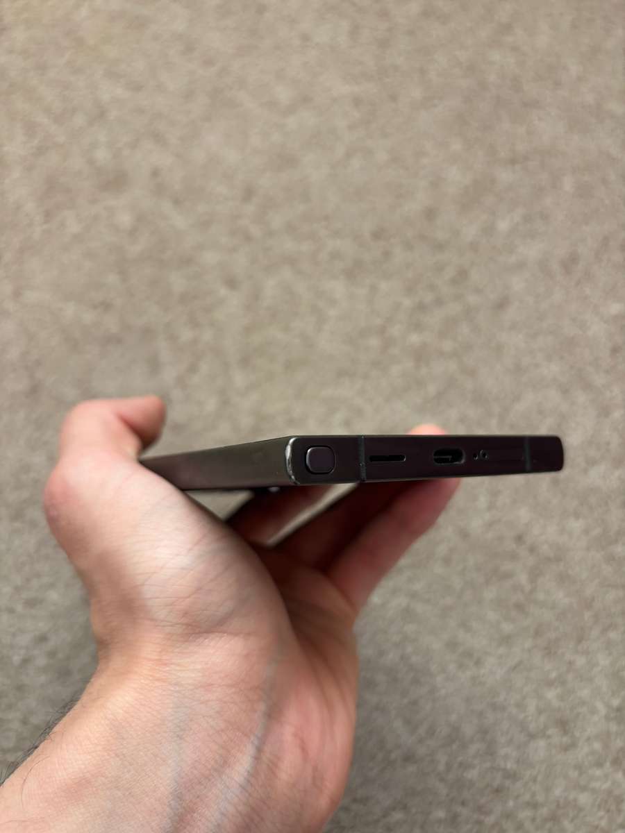 Samsung S24 Ultra 256gb 12gb ram Dual sim good condition with cover
