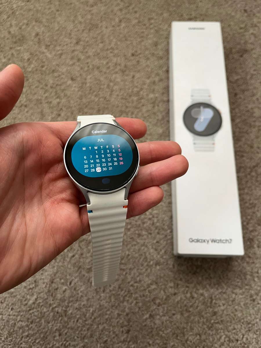 Samsung Galaxy Watch 7 LTE 44mm Excellent condition with box and charger