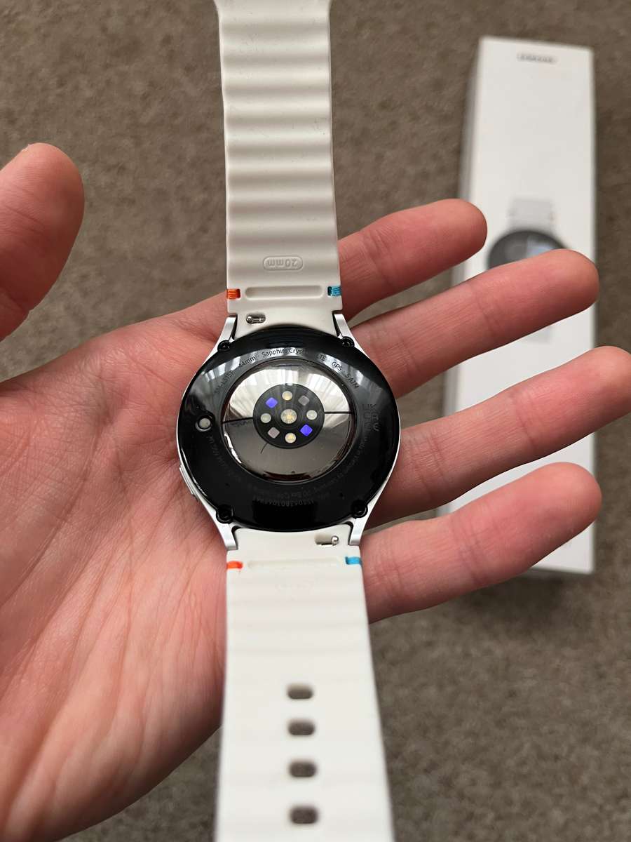 Samsung Galaxy Watch 7 LTE 44mm Excellent condition with box and charger