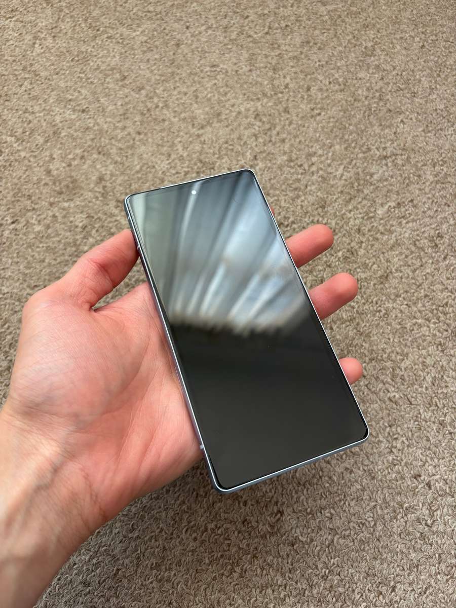 Google Pixel 7a 8GB RAM 128GB Dual SIM Excellent Condition