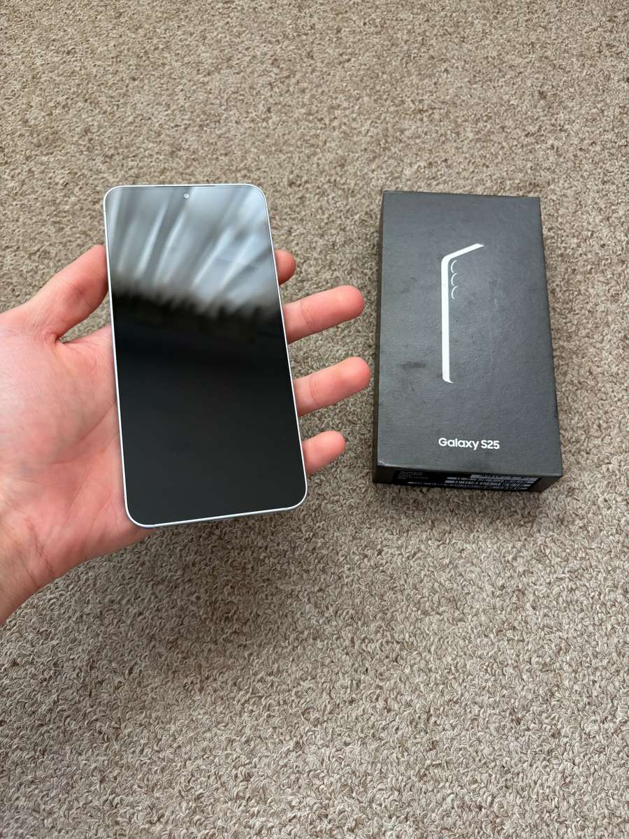Samsung S25 5G 256gb 12gb ram Dual sim Immaculate condition with box