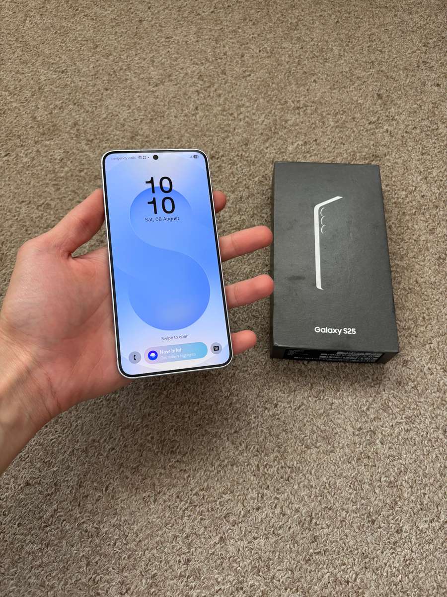 Samsung S25 5G 256gb 12gb ram Dual sim Immaculate condition with box