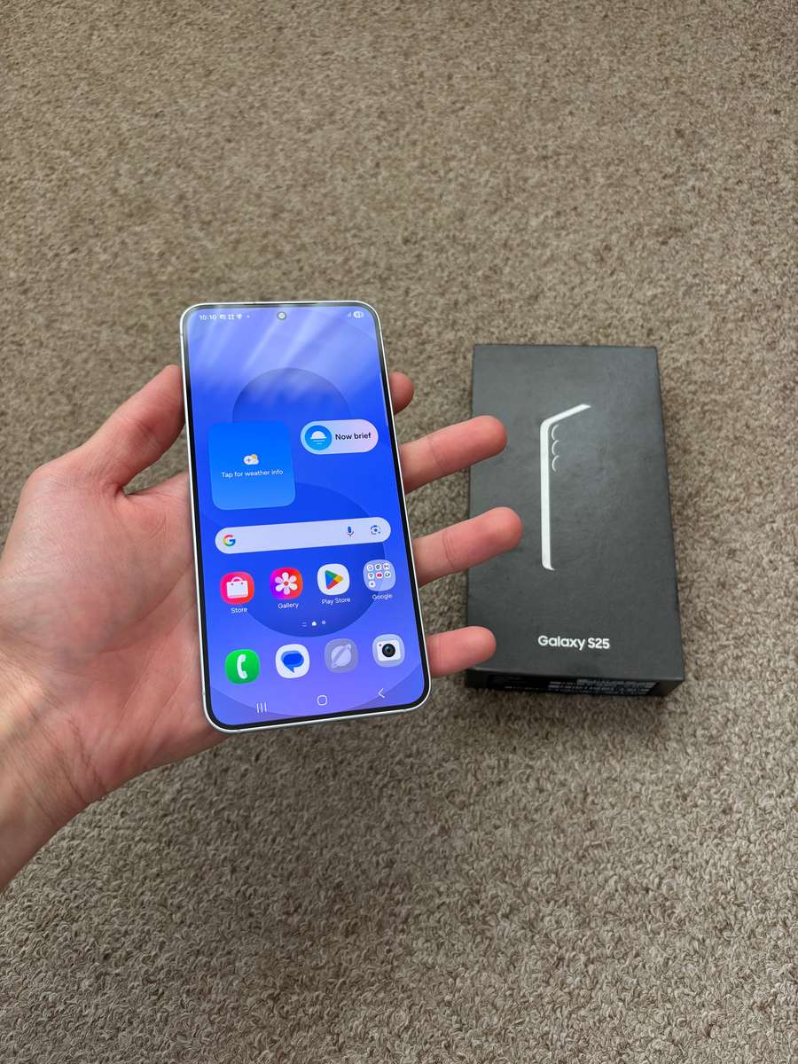Samsung S25 5G 256gb 12gb ram Dual sim Immaculate condition with box