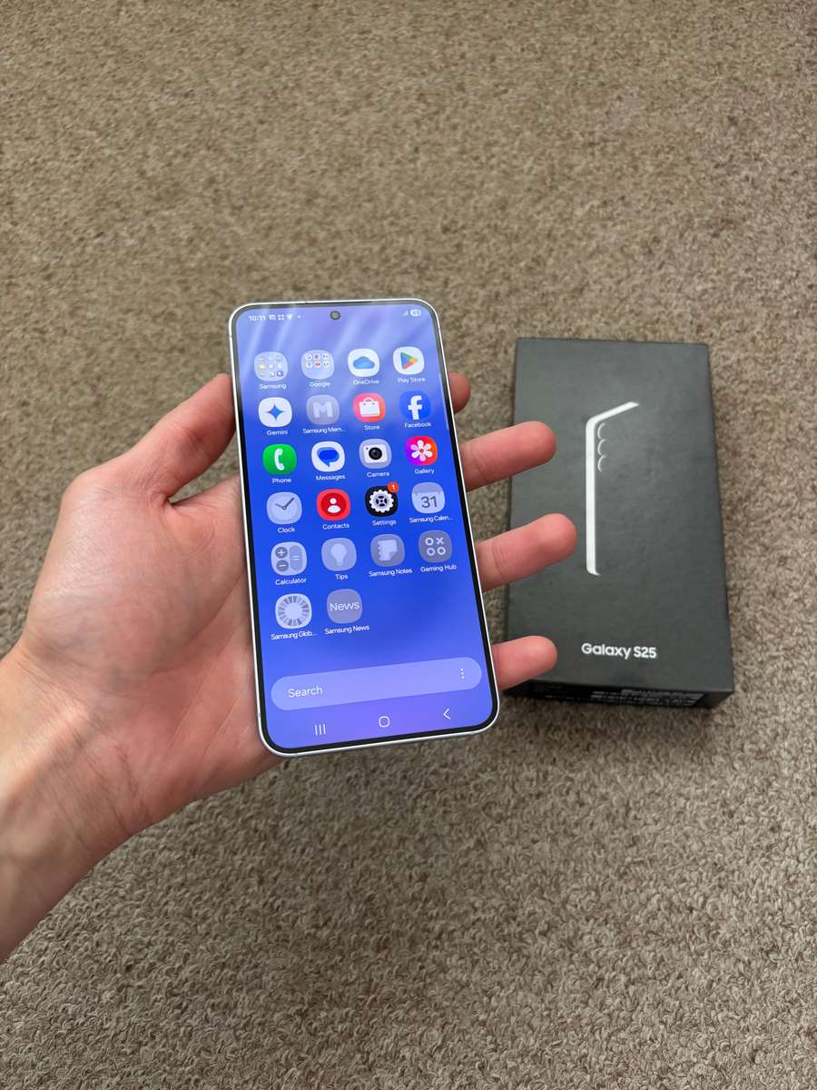 Samsung S25 5G 256gb 12gb ram Dual sim Immaculate condition with box