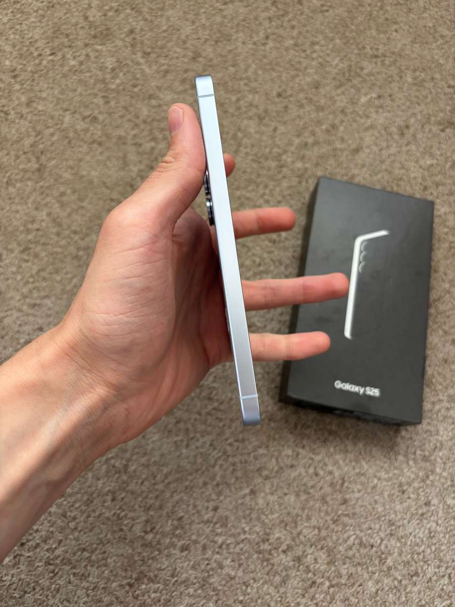 Samsung S25 5G 256gb 12gb ram Dual sim Immaculate condition with box