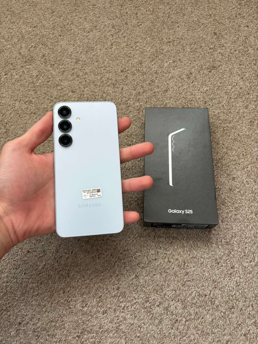Samsung S25 5G 256gb 12gb ram Dual sim Immaculate condition with box