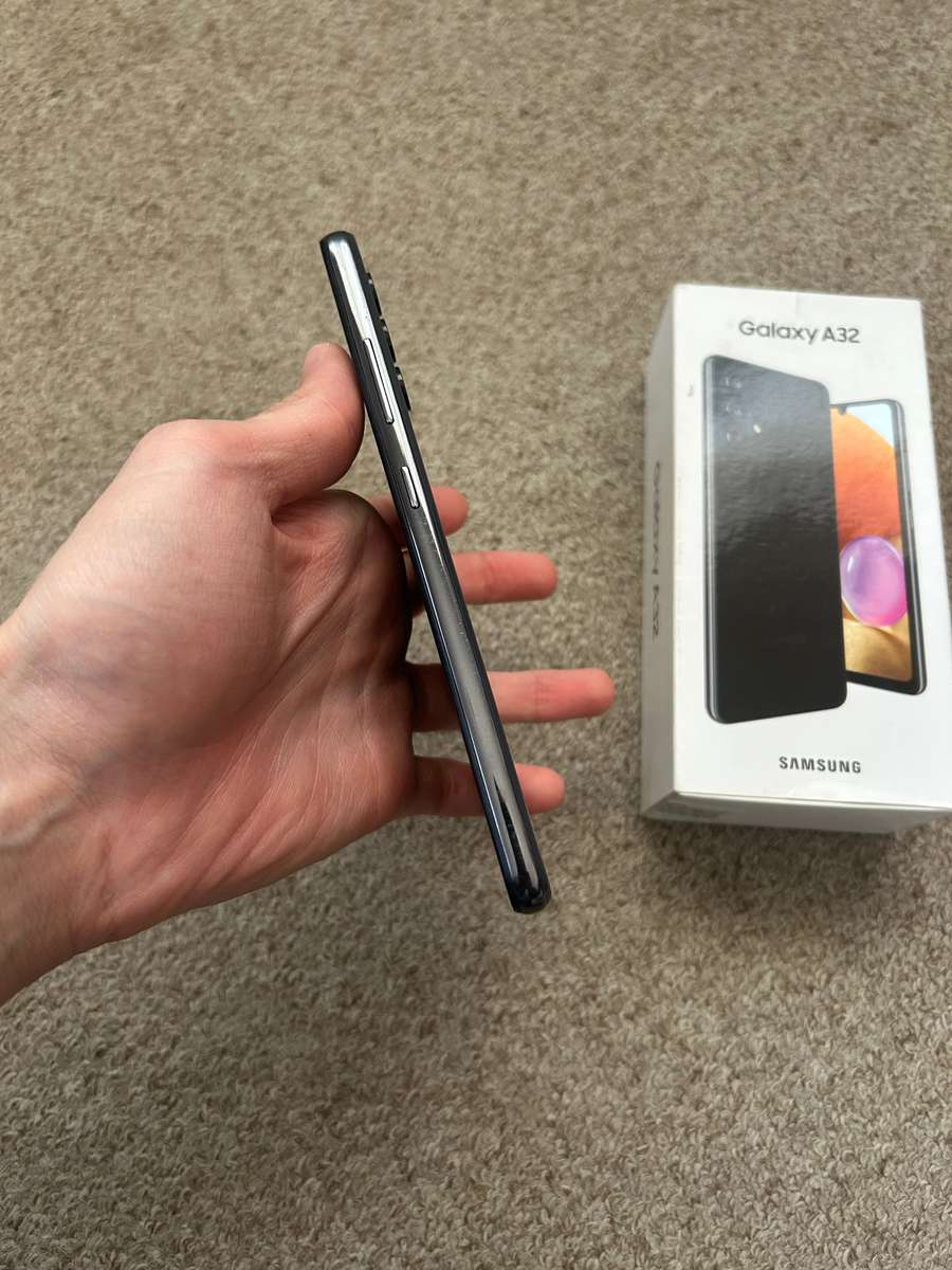 Samsung A32 128gb 4gb ram Dual Sim with box